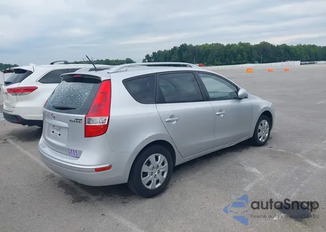 2011 Hyundai Elantra Touring Gls z USA, uszkodzony, nr VIN KMHDC8AE3BU107939